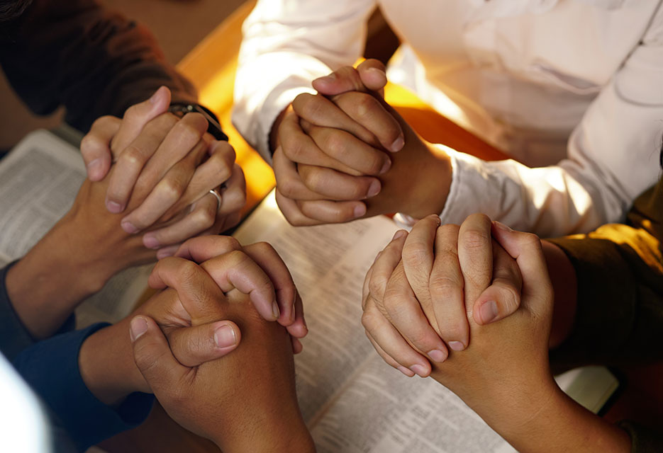 family-praying